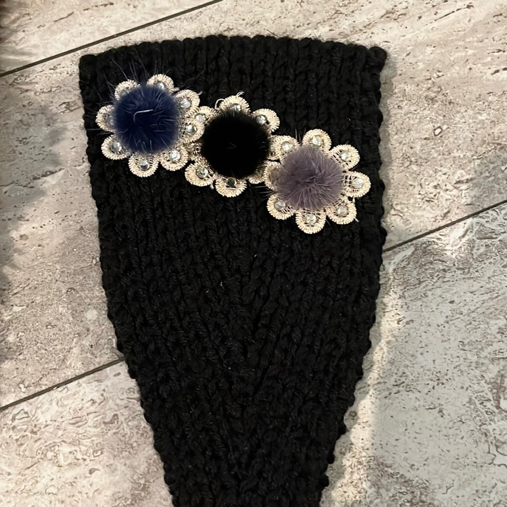 Great and stylish to keep your head and ears warm.